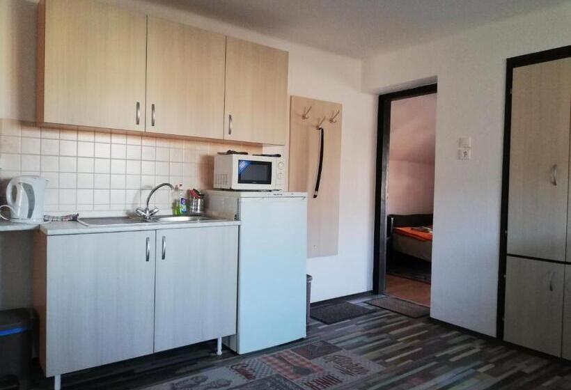 اتاق استاندارد, Kata Vendégház