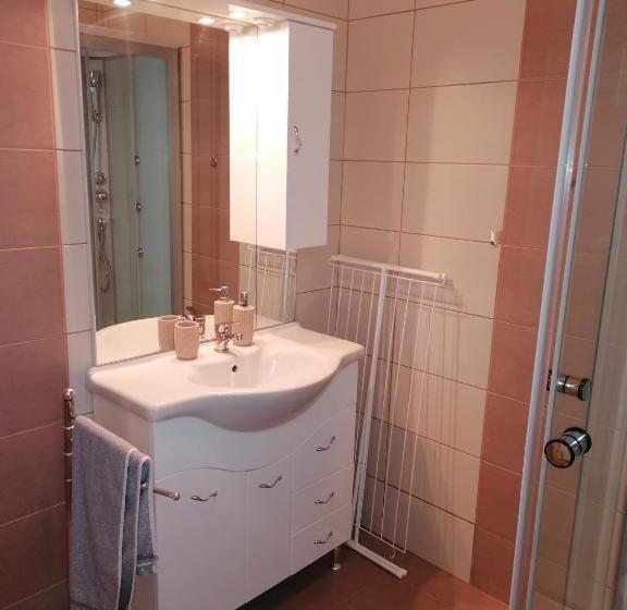 آپارتمان 2 خوابه, Kata Vendégház