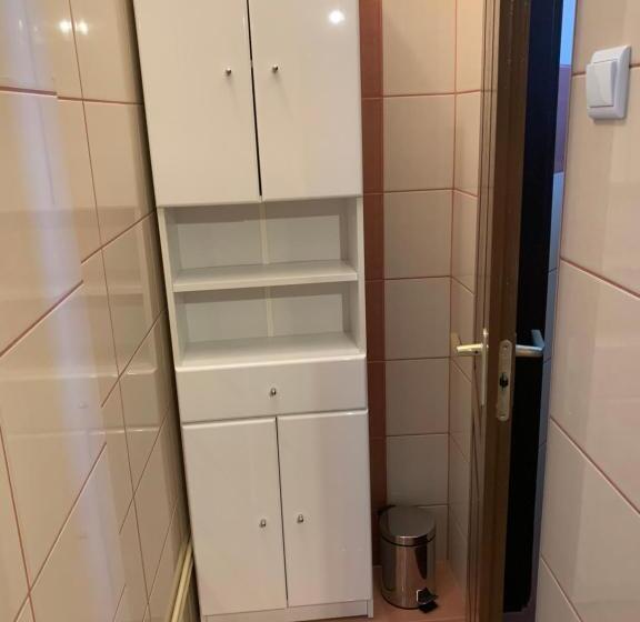 آپارتمان 2 خوابه, Kata Vendégház