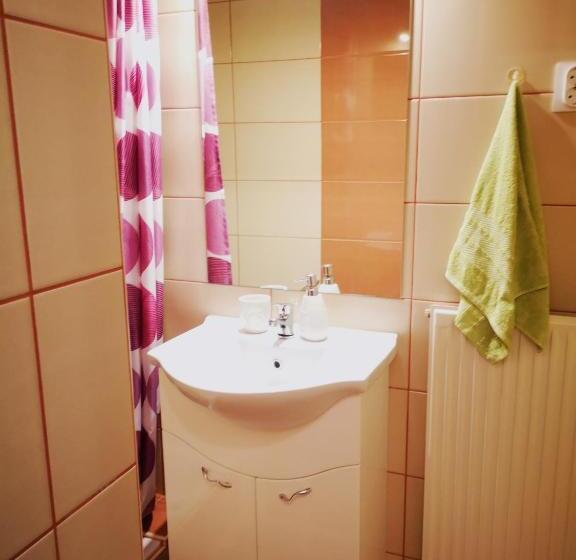 آپارتمان 2 خوابه, Kata Vendégház