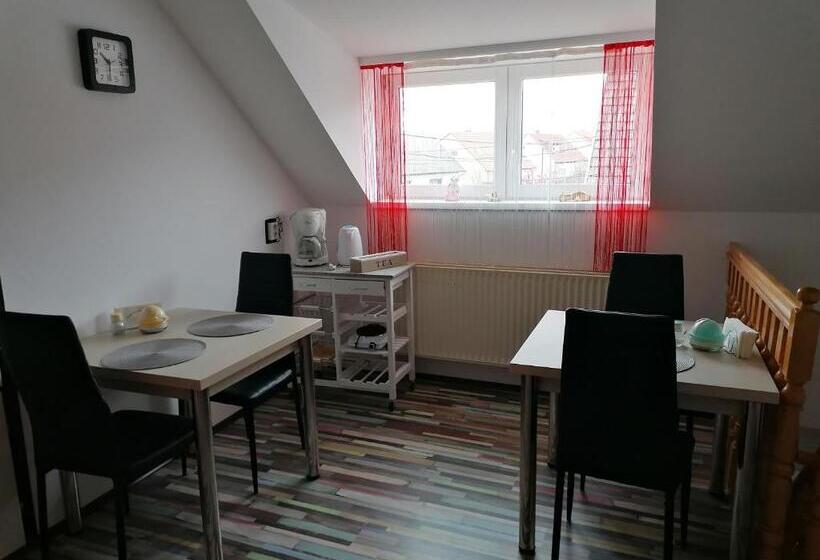 اتاق استاندارد با بالکن, Kata Vendégház