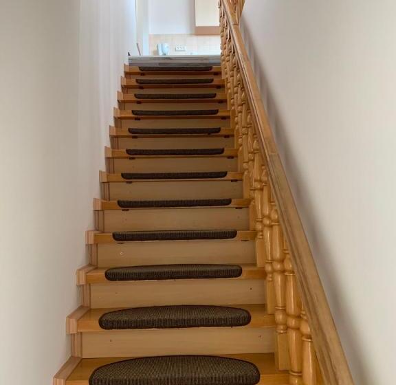 اتاق استاندارد, Kata Vendégház