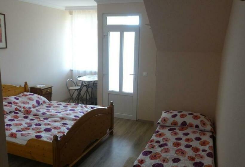 اتاق استاندارد سه نفره, Magdaléna Vendégház