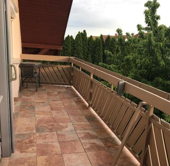 اتاق استاندارد با بالکن, Majláth Vendégház