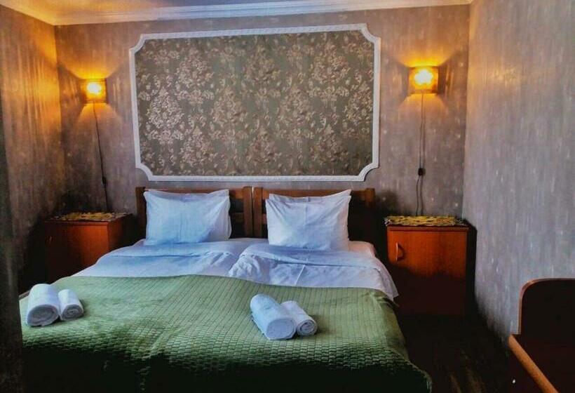 اتاق استاندارد با چشم‌انداز کوهستان, Nestt