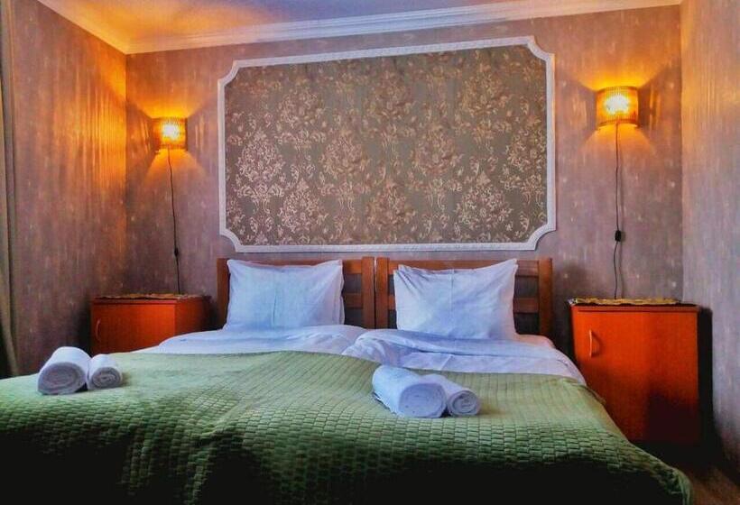 اتاق استاندارد با چشم‌انداز کوهستان, Nestt