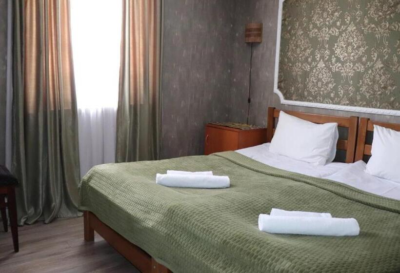 اتاق استاندارد با چشم‌انداز کوهستان, Nestt