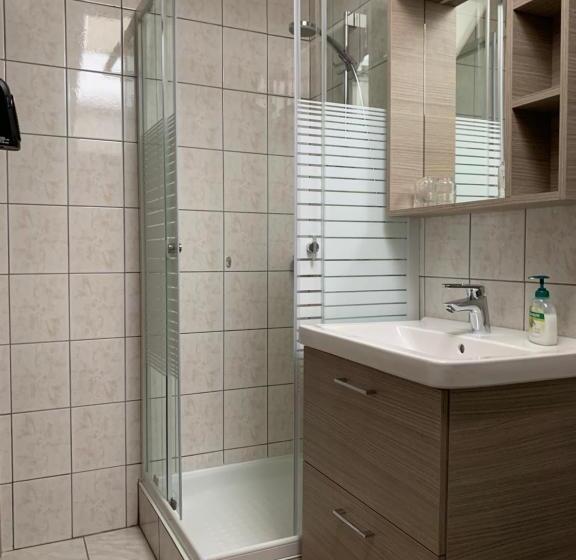 اتاق استاندارد با چشم‌انداز باغ, Németh Vendégház