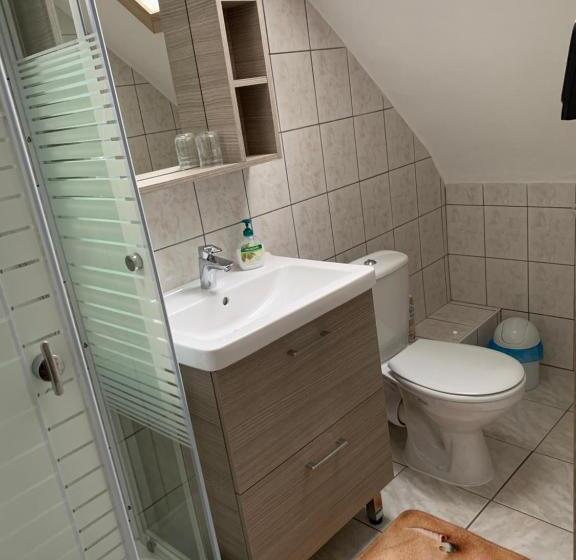 اتاق استاندارد با چشم‌انداز باغ, Németh Vendégház