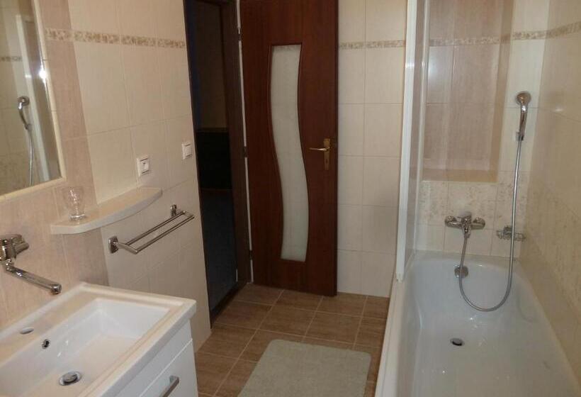 شقة غرفتين, Penzion Holiday