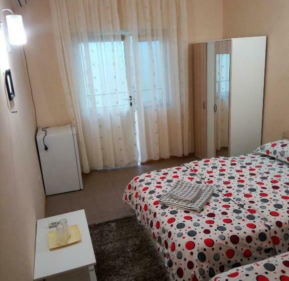 غرفة قياسية ثلاثية, Vila Alexandru