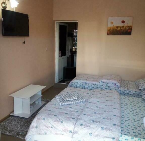 غرفة قياسية ثلاثية, Vila Alexandru