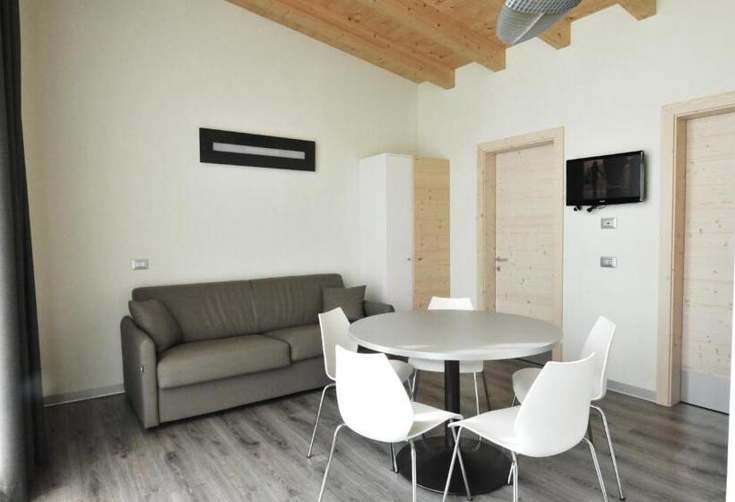 بنجلو قياسى, Bungalows Chalets Lago Di Molveno