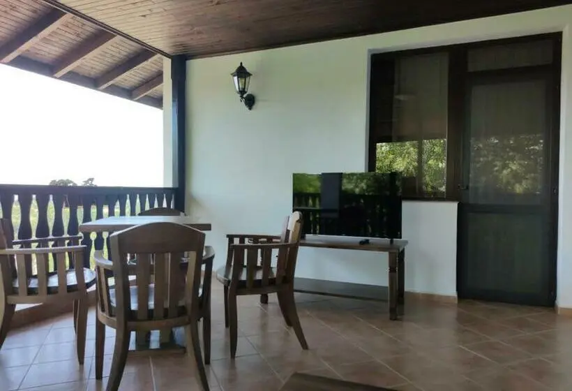 テラス付き１ベッドルームアパートメント, Villa Arbanashki Han