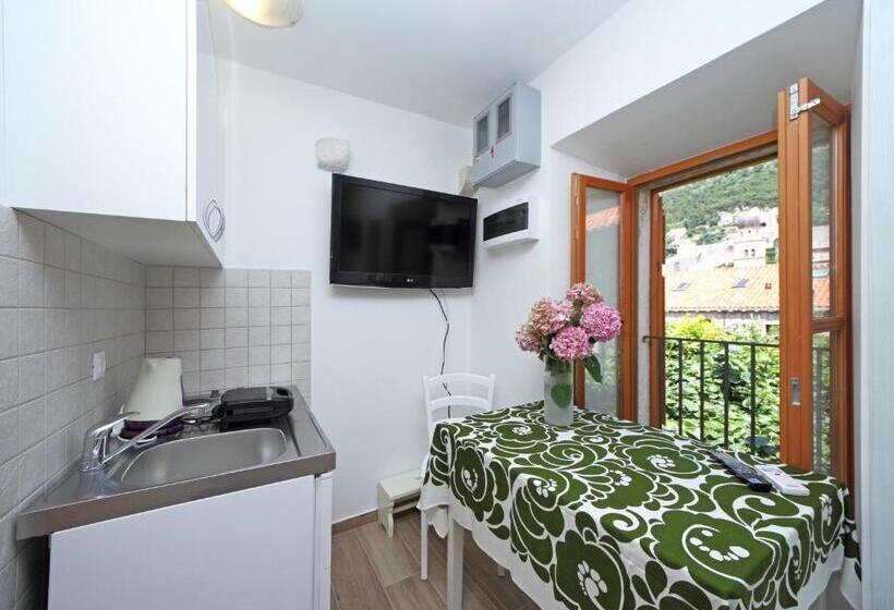 Standard-studio, Hortenzia House