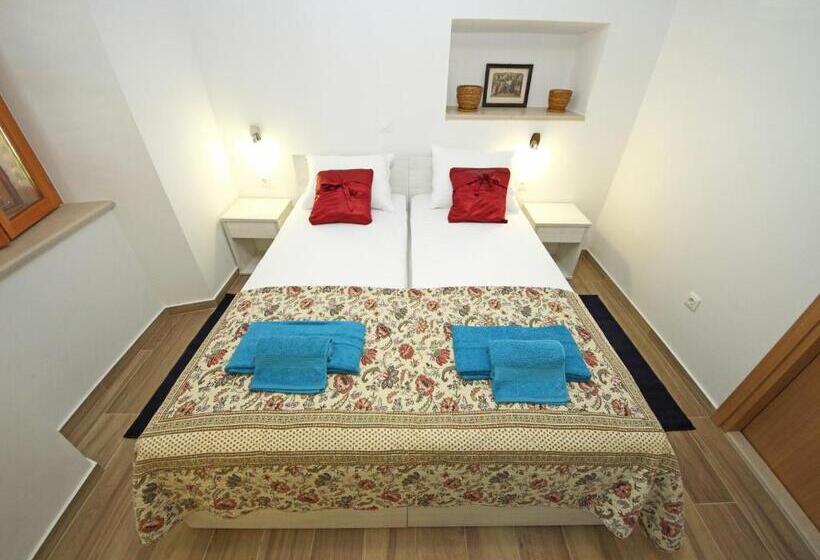 Standard-studio, Hortenzia House