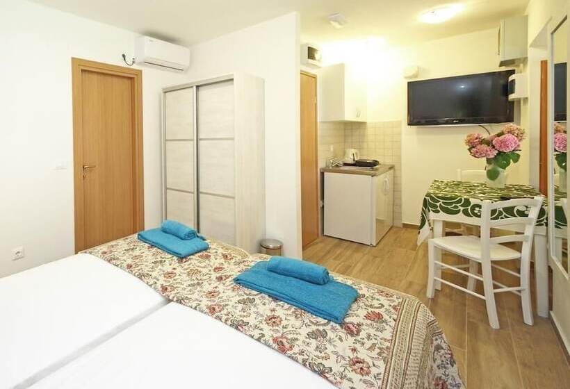 Standard-studio, Hortenzia House