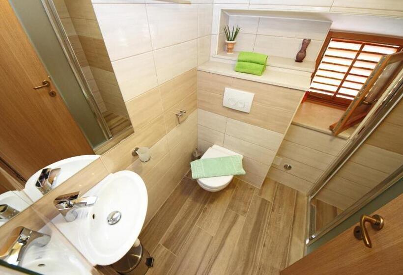 Standard-huone Vuoristonäkymä, Hortenzia House