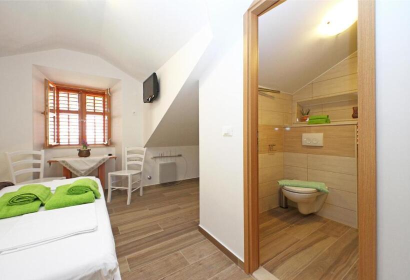 Standard-huone Vuoristonäkymä, Hortenzia House