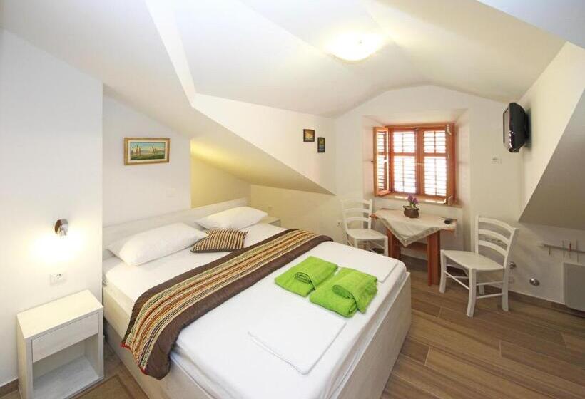 Standard-huone Vuoristonäkymä, Hortenzia House