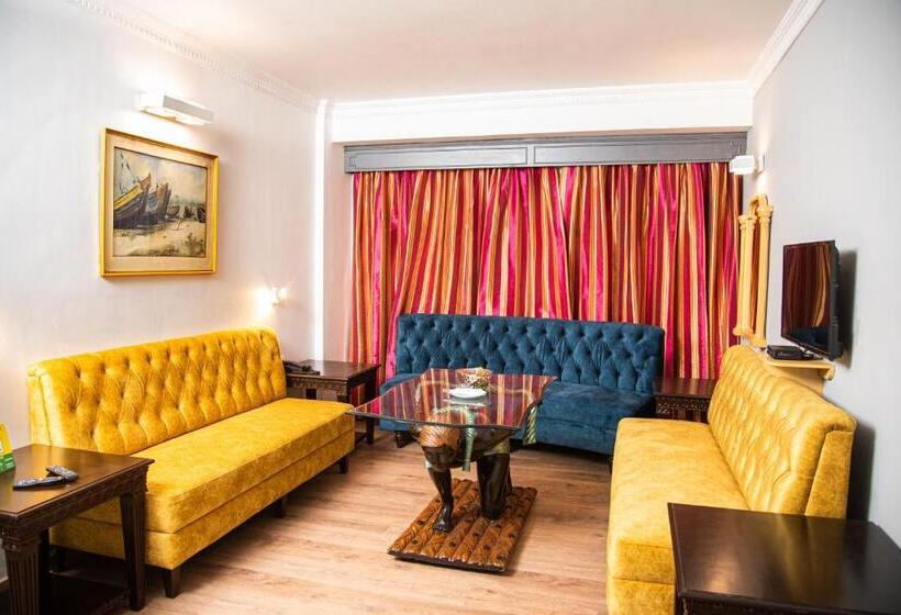 سوییت لوکس, Golden Parkk