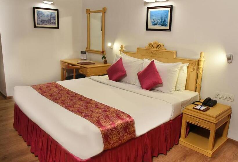 سوییت لوکس, Golden Parkk