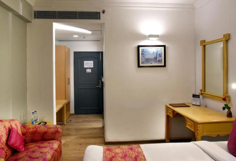 سوییت لوکس, Golden Parkk