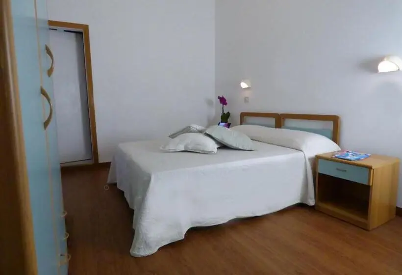 Standard Kolmen Hengen Huone, Merano