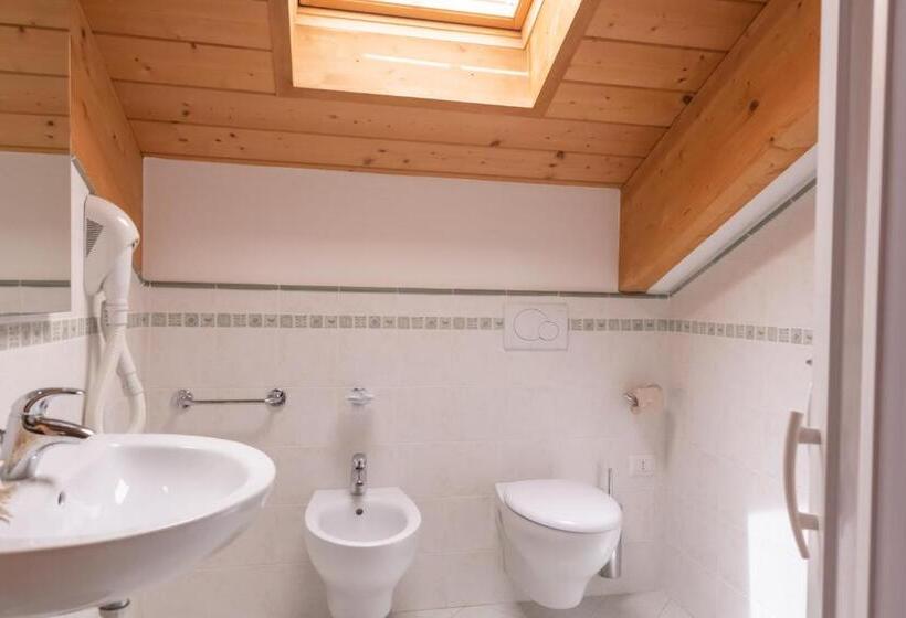 Triple Room Sea View, Merano