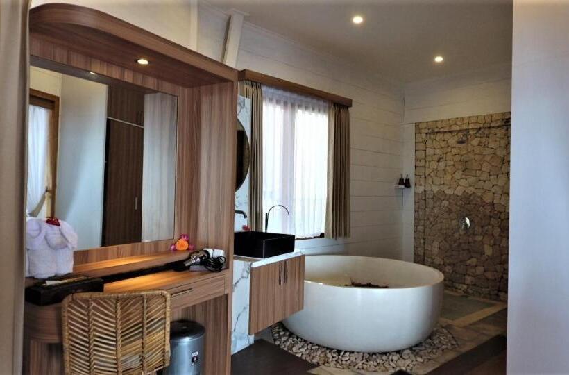 סוויטה אקזקיוטיב, Suite Ocean Blue