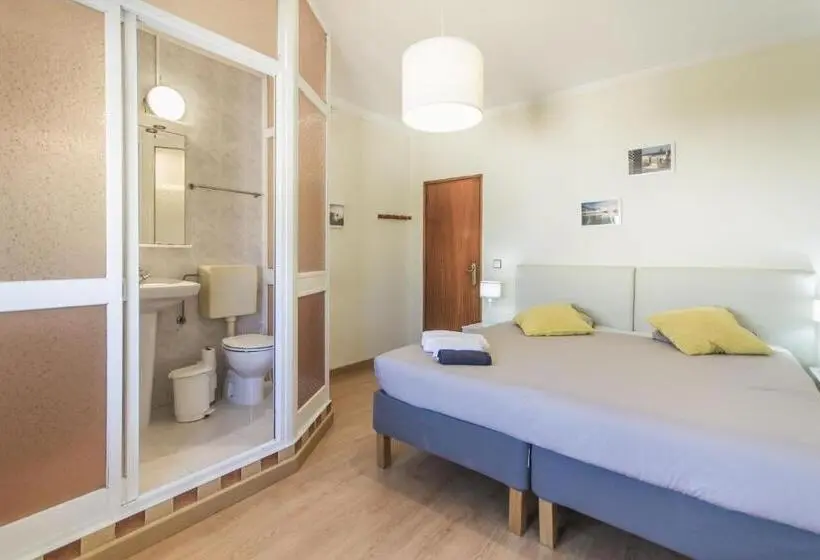 اتاق استاندارد, Beach Avenue Apartment