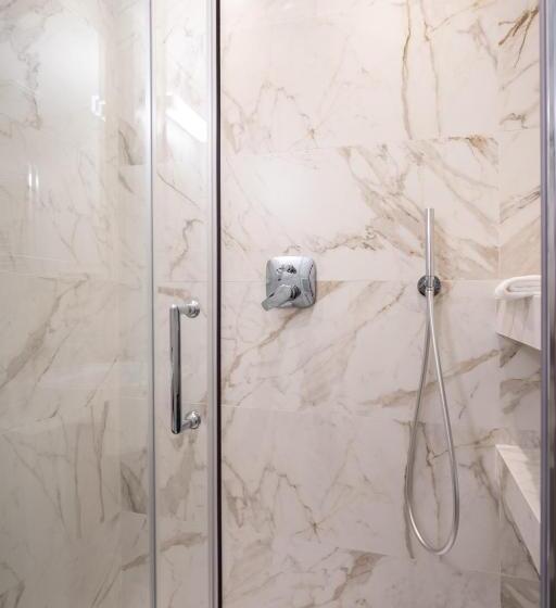 1 Bedroom Penthouse Apartment, Smeraldo Townhouse