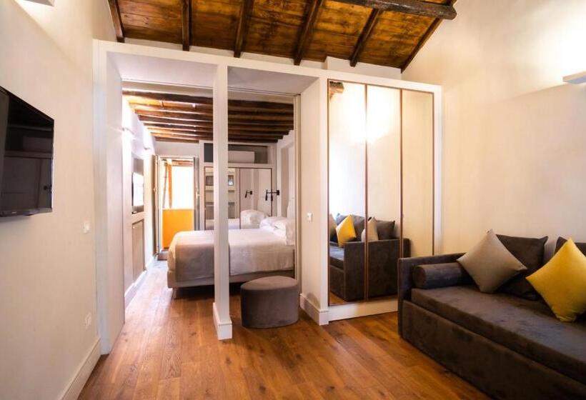1 Bedroom Penthouse Apartment, Smeraldo Townhouse