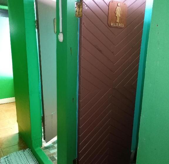 اتاق استاندارد با سرویس بهداشتی مشترک, Casa Jade