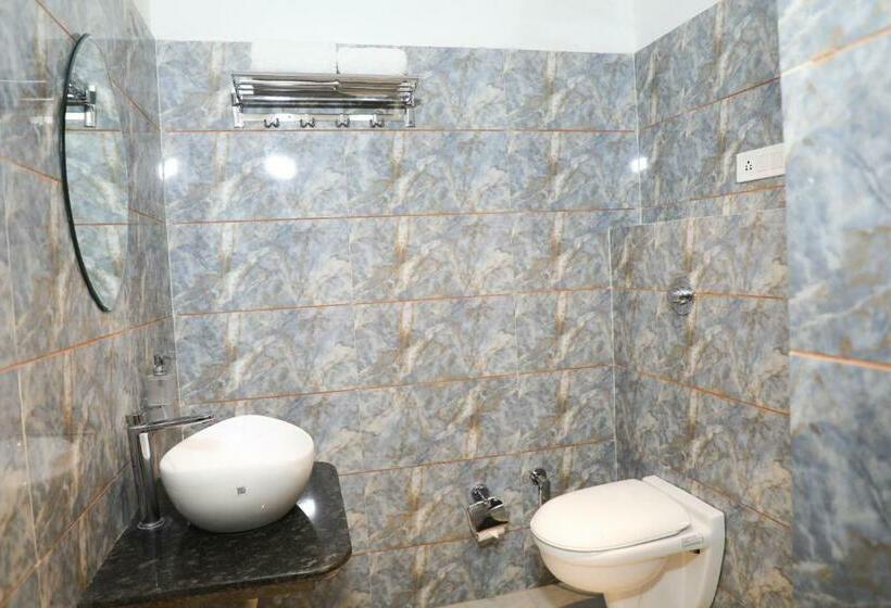 Deluxe Rum, Jr Group Of Hotels 500 Meter From Golden Temple