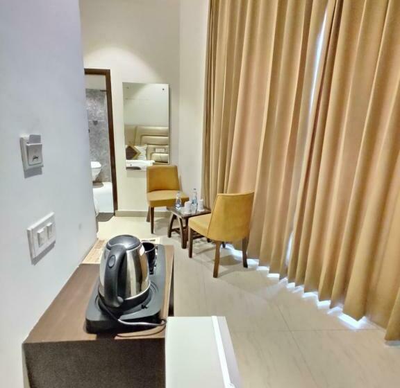 Deluxe Rum, Jr Group Of Hotels 500 Meter From Golden Temple