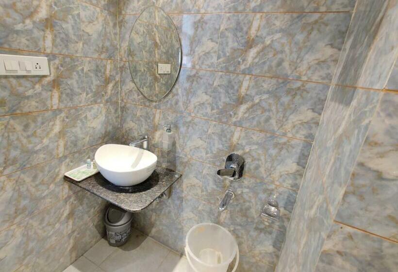 Deluxe Rum, Jr Group Of Hotels 500 Meter From Golden Temple