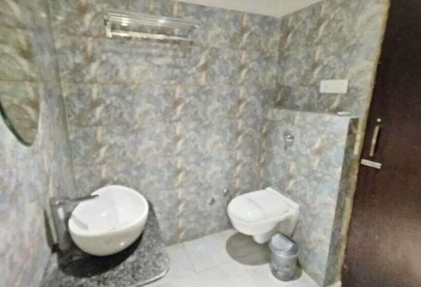 Deluxe Rum, Jr Group Of Hotels 500 Meter From Golden Temple