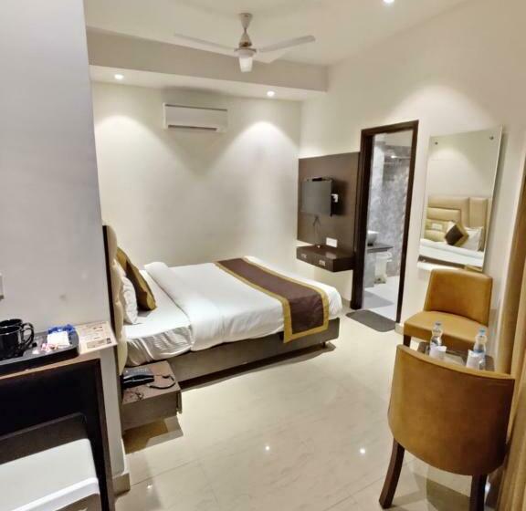 Deluxe Rum, Jr Group Of Hotels 500 Meter From Golden Temple