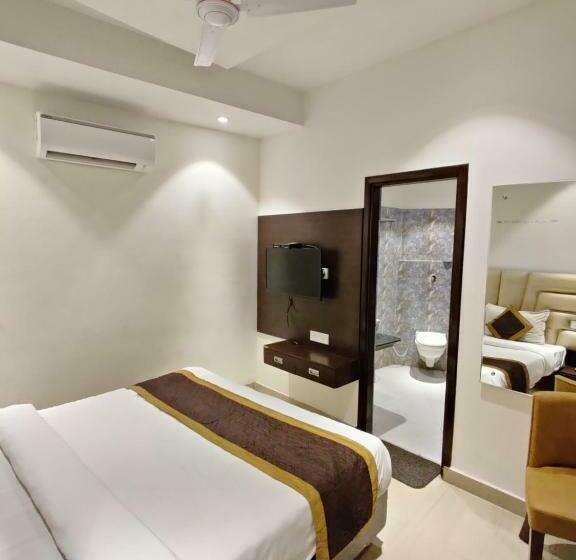 Deluxe Rum, Jr Group Of Hotels 500 Meter From Golden Temple