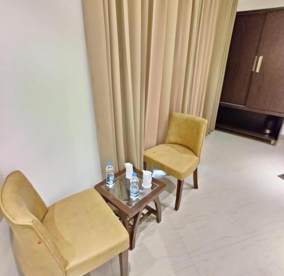 Deluxe Rum, Jr Group Of Hotels 500 Meter From Golden Temple