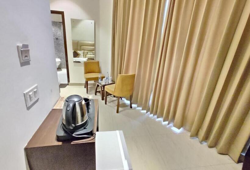 Deluxe Rum, Jr Group Of Hotels 500 Meter From Golden Temple