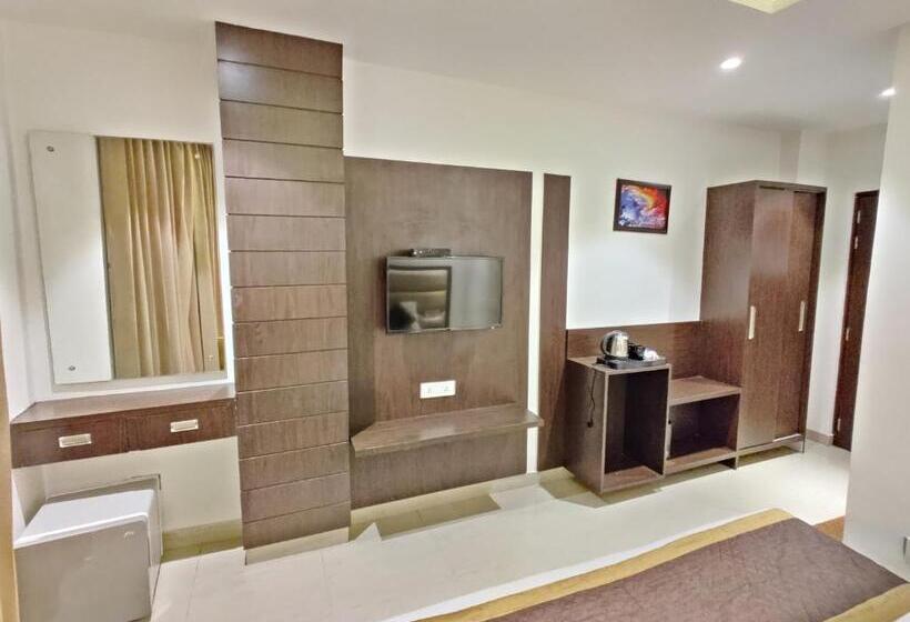 Deluxe Rum, Jr Group Of Hotels 500 Meter From Golden Temple