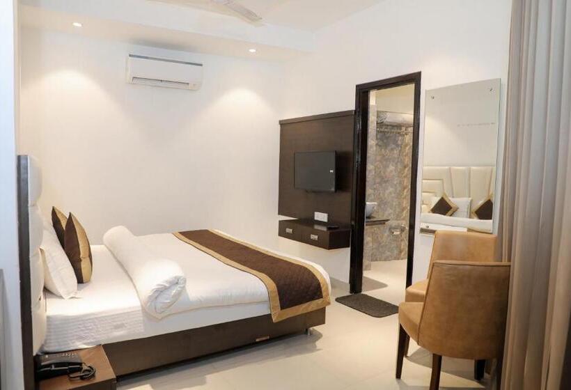 Deluxe Rum, Jr Group Of Hotels 500 Meter From Golden Temple