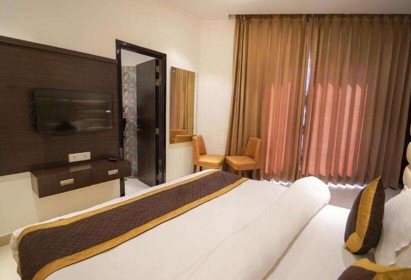 Deluxe Rum, Jr Group Of Hotels 500 Meter From Golden Temple