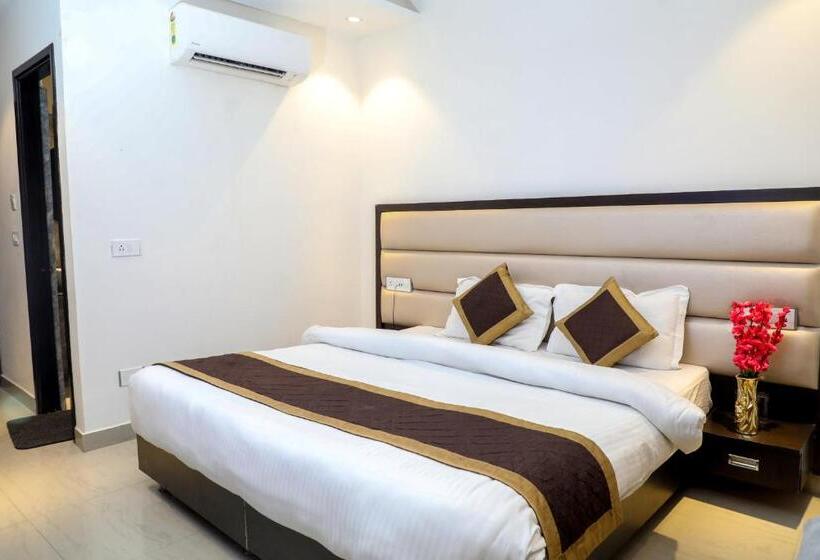 Deluxe Rum, Jr Group Of Hotels 500 Meter From Golden Temple