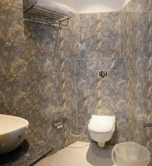 Deluxe Rum, Jr Group Of Hotels 500 Meter From Golden Temple