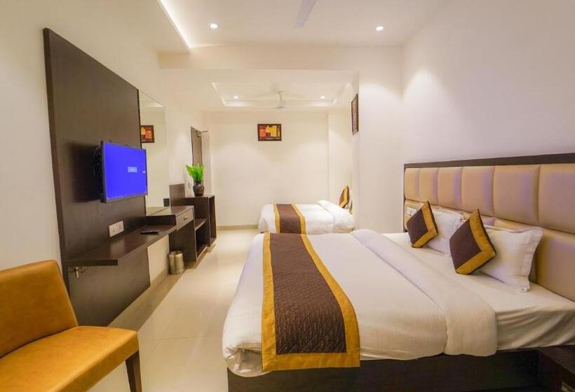 Familjerum, Jr Group Of Hotels 500 Meter From Golden Temple