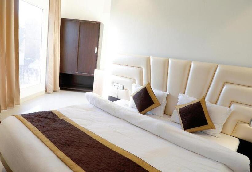 Deluxe Rum, Jr Group Of Hotels 500 Meter From Golden Temple