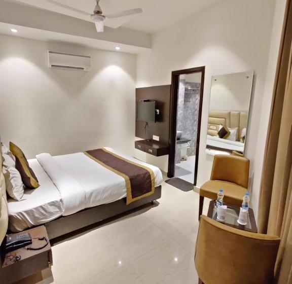 Deluxe Rum, Jr Group Of Hotels 500 Meter From Golden Temple